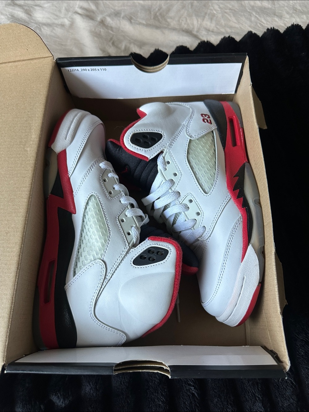 Jordan Kids White Red Black Retro Basketball Shoes 5Y